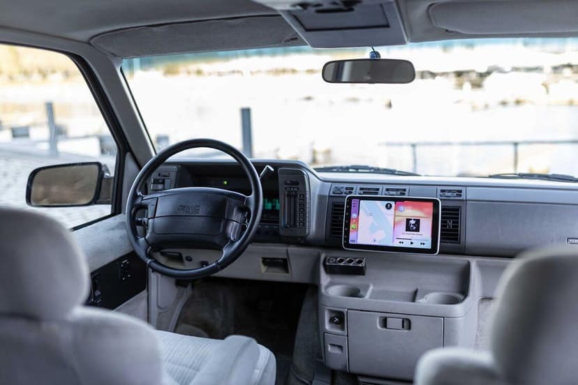 GMC Safari van dashboard